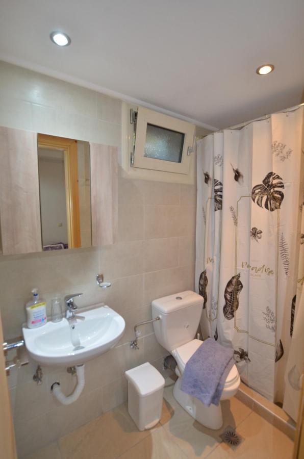 Domenica House Apartment Kondaraina Luaran gambar