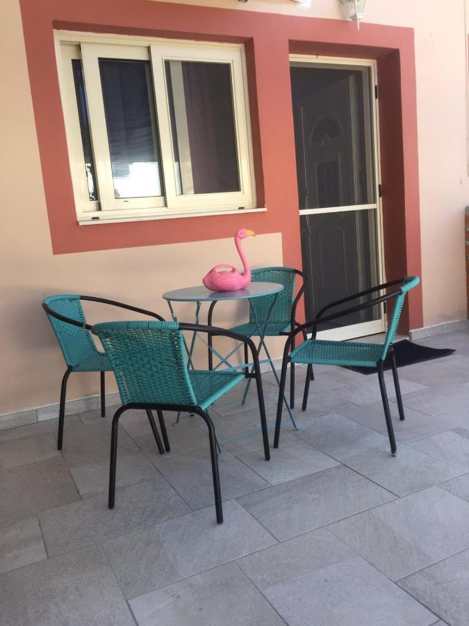 Domenica House Apartment Kondaraina Luaran gambar