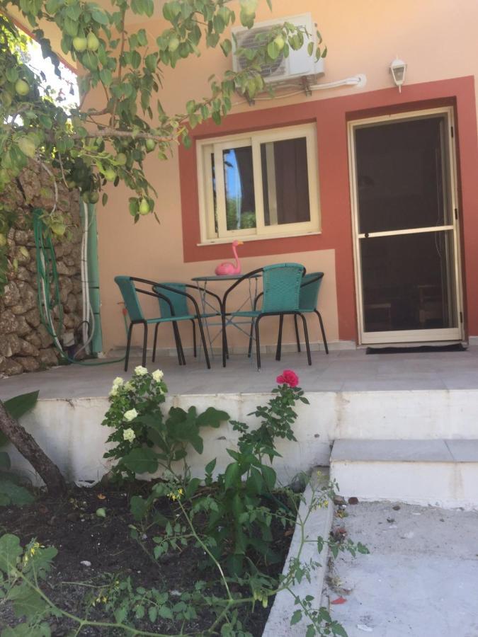 Domenica House Apartment Kondaraina Luaran gambar