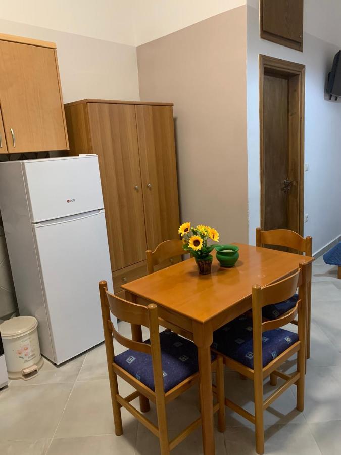 Domenica House Apartment Kondaraina Luaran gambar